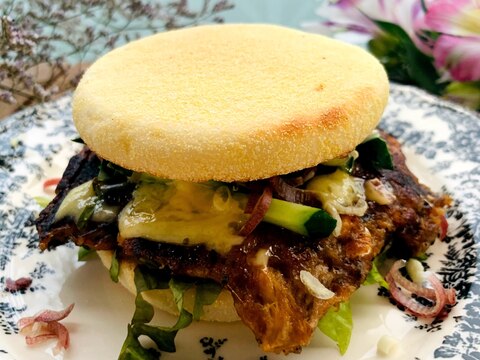 栄養満点★サバの醤油煮缶で作るバーガー